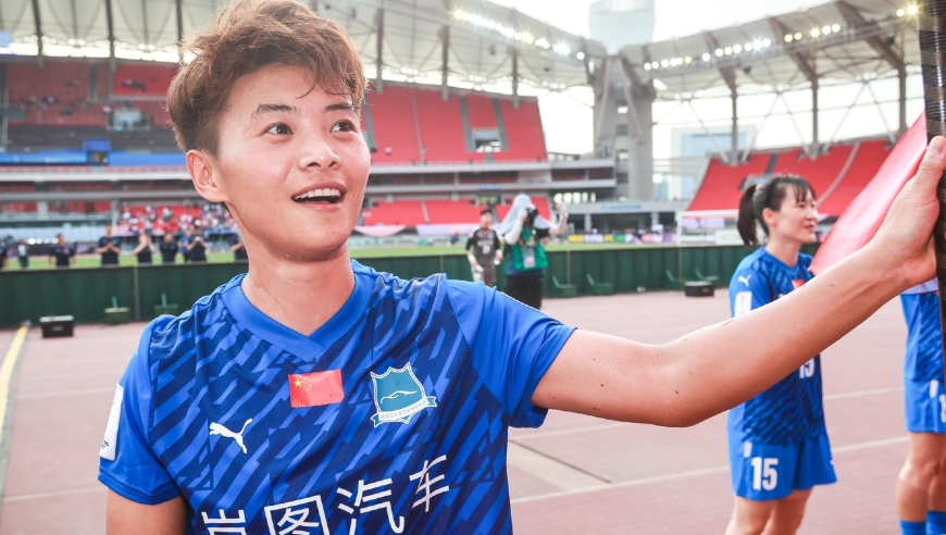 女足亚冠武汉2-0越南球队进决赛：王霜世界波宋端暴力远射