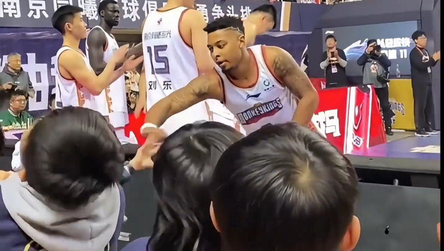 NBA与CBA差距有多大？差距不仅仅存在于实力上，更是差在刻在骨子里的人文关怀