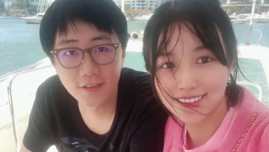 小楼直播开锤伍声2009，他老婆早就知道他有问题，要被判7-10年