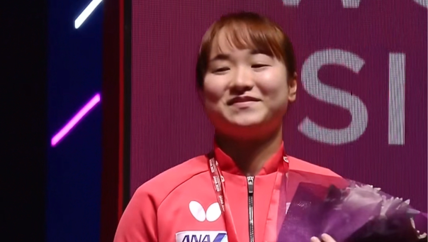 世乒女单颁奖！伊藤美诚满足，王曼昱情绪不高，孙颖莎笑开花！