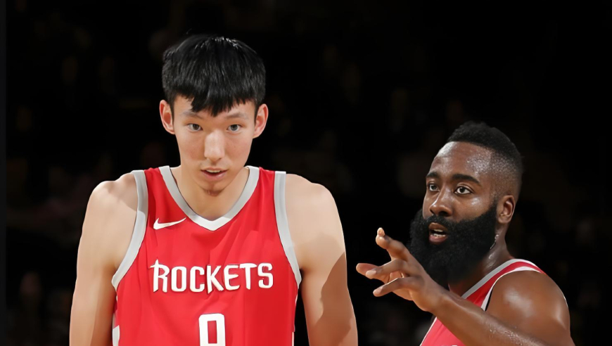 杨瀚森会比他更强？周琦NBA高光时刻回顾：联手哈登送血帽