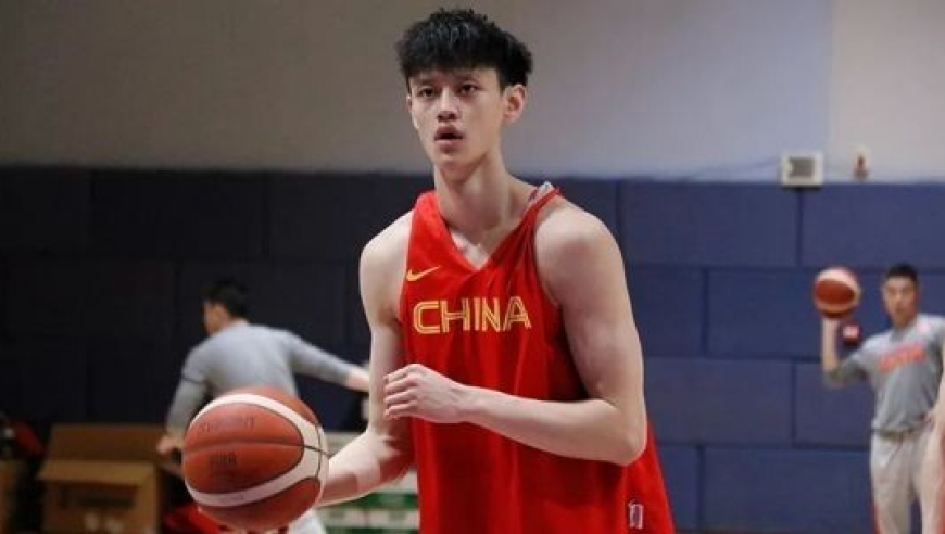 男篮亚洲杯12人阵容揭晓！周琦、胡金秋领衔，热身赛日程明确