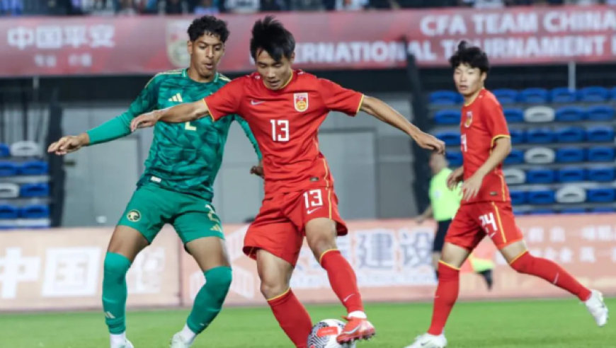U16国足连入3球！梁仕宇两连杀，激动脱衣庆祝，谢晋再送助攻