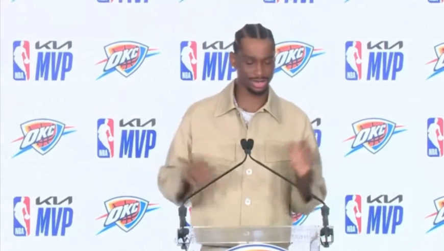 亚历山大凭啥成为MVP？给队友每人送了数万美元的礼物，并且还写着每位队友的名字