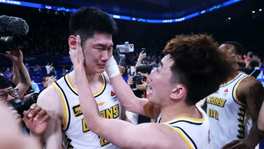 CBA总决赛G2五佳球：胡金秋稳扎稳打，孙铭徽反击闪电战势如破竹！