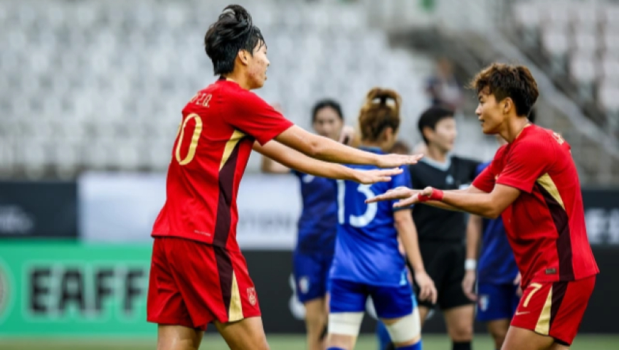 东亚杯：中国女足4-2中国台北，邵子钦2球，王妍雯轰世界波