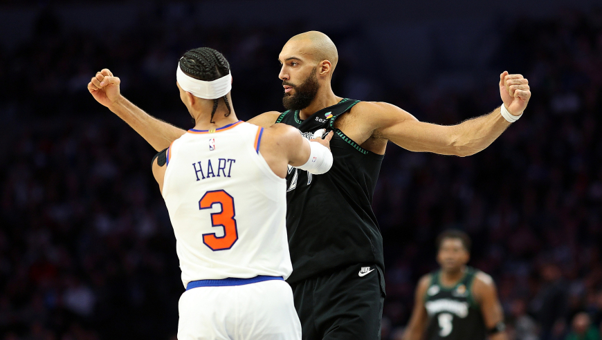 24日火爆时刻！特雷杨摸对手屁股引冲突 弑君者出手气走圣诞老人