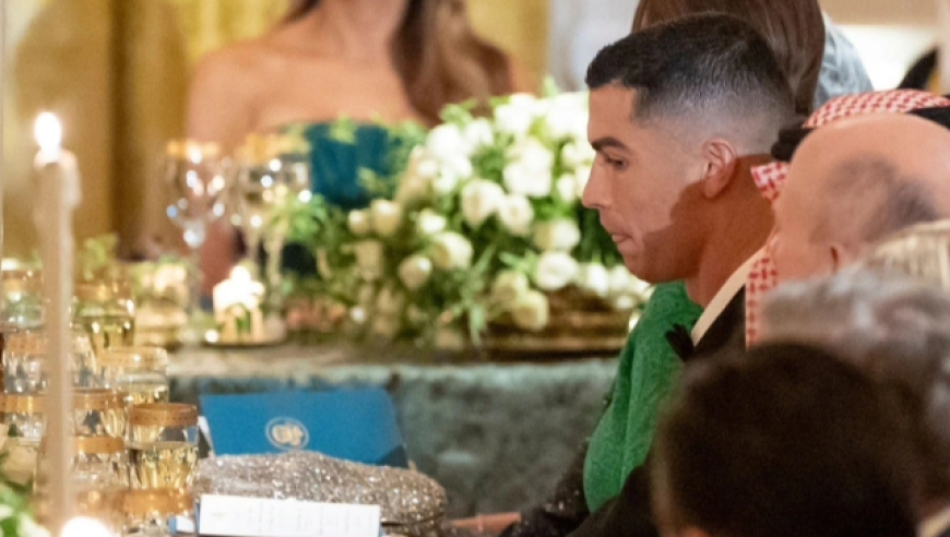 C罗与特朗普握手合影是假的！C罗携乔治娜参加白宫晚宴，马斯克出席