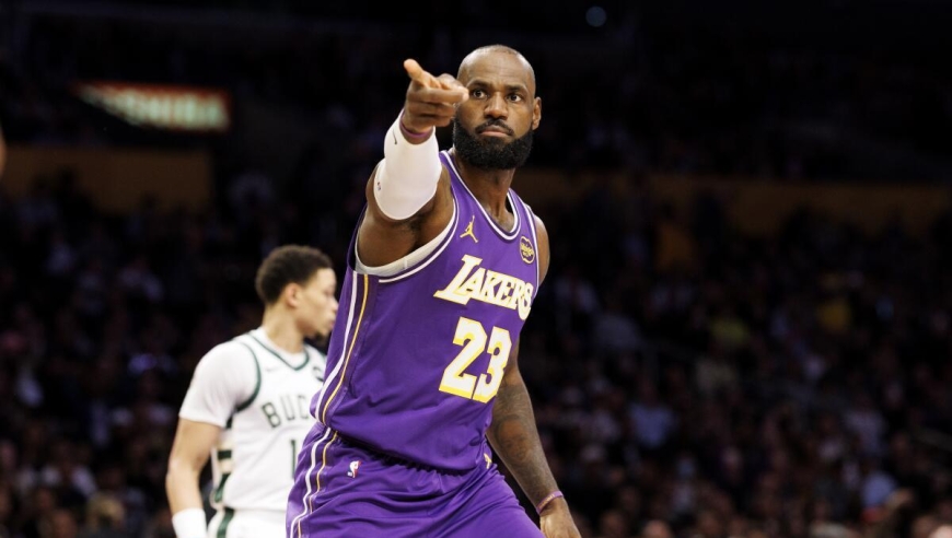 湖人输得冤？詹姆斯晒照不满关键一攻被打手 但裁判报告显示没犯规