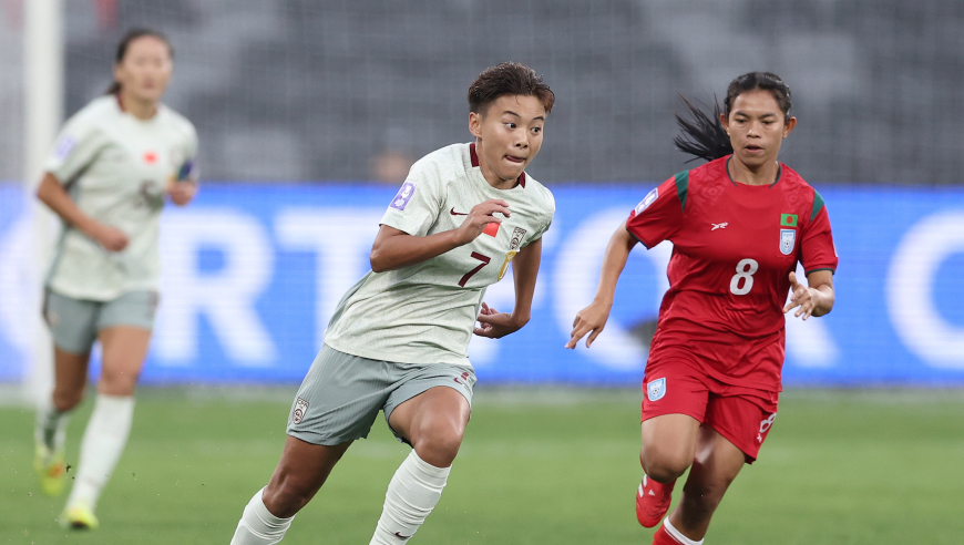 局面打开！中国女足2分钟2球：王霜世界波，张睿破门