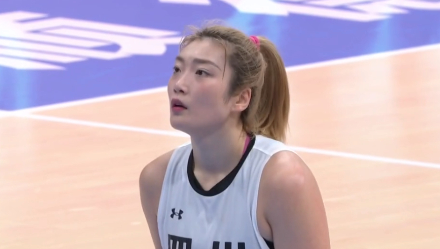 两战狂胜171分！四川全运女篮73分大胜香港 李梦25分韩旭16分