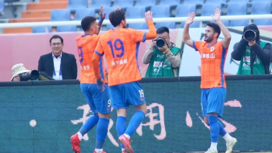 搅乱争冠形势！中超：泰山3-1逆转终结海港4连胜 卡扎双响泽卡2助