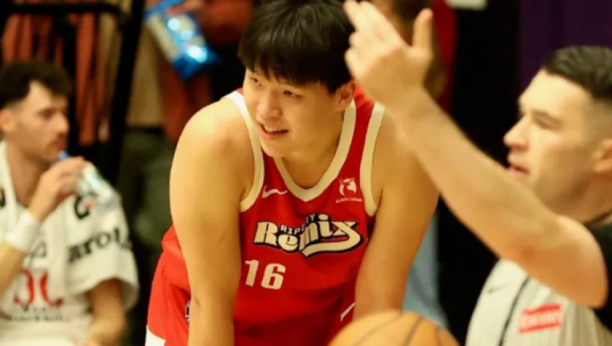 小约基奇！杨瀚森20+7+7集锦 不看人妙传太神+遭对手肘击喉咙