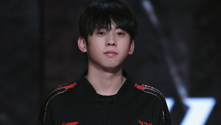 LPL德杯最菜上单诞生！4场比赛被对位完爆，解说：他是人类吗？