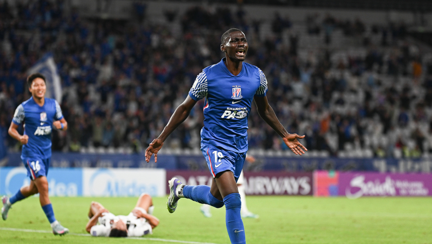 首胜！亚冠：申花2-0首尔 终结对韩国球队4场不胜 阿苏埃破门伤退