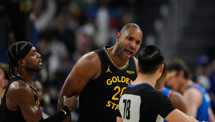 库里抱头看呆！亚历山大造空气犯规 勇士所有人都完全不敢相信