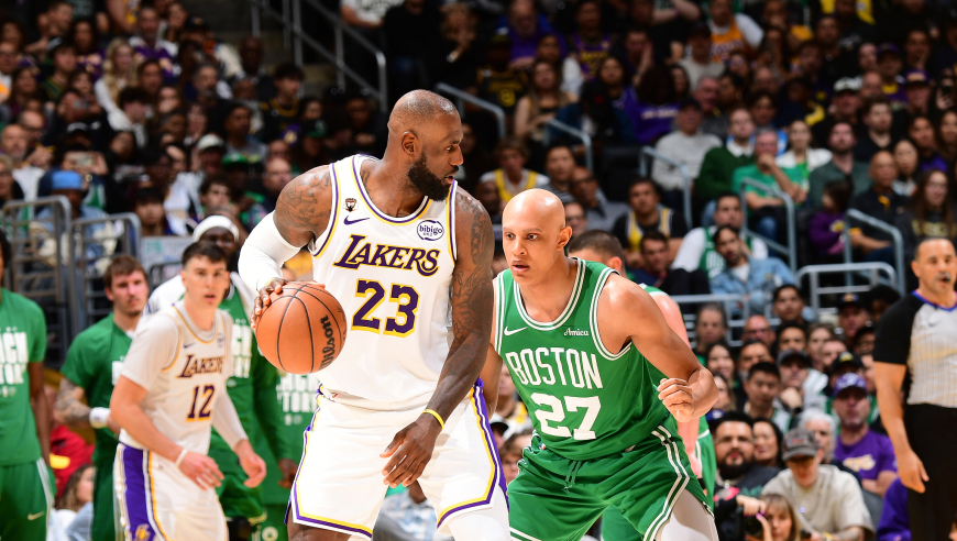 湖人全场仅89分！老詹遭43000分里程悲 东契奇25分普理查德成奇兵 