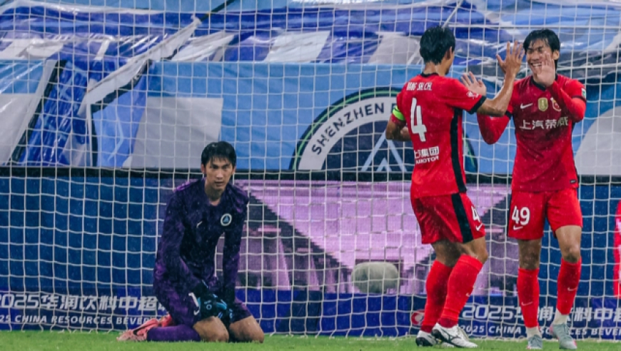 中超：海港2-1逆转新鹏城，莱昂纳多传射，李新翔连续3轮破门
