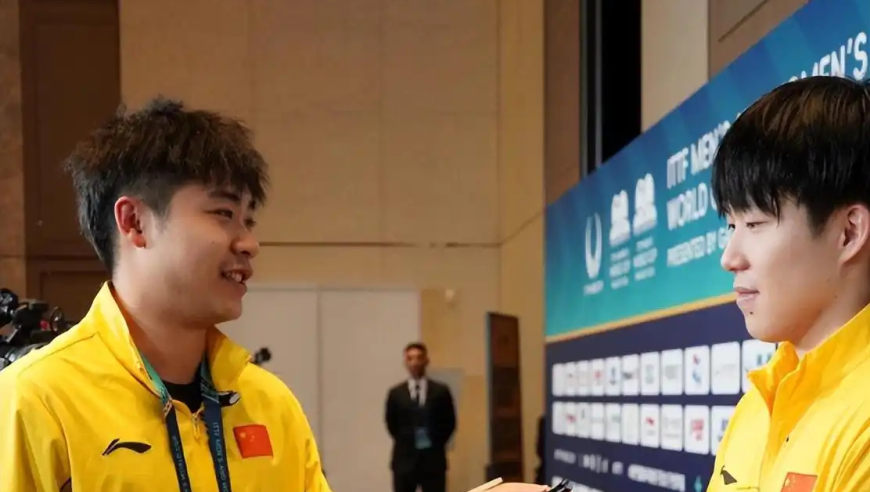 王楚钦现身曹巍直播间成榜一大哥 ，狂刷&ldquo;墨镜&rdquo;&ldquo;跑车&rdquo;但嘴还是那么&ldquo;损&rdquo;