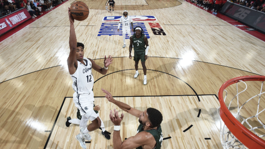 NBA夏联：快船末节轰20-2打崩雄鹿 克里斯蒂21分引3人20+