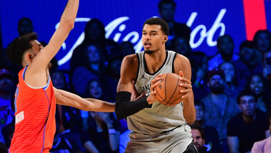 马刺终结雷霆16连胜进NBA杯决赛 文班22+9正负值+21 亚历山大29分