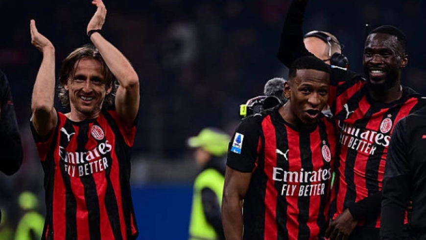 足坛一夜动态：AC米兰1-0绝杀国米！穆里尼奥被红牌罚下