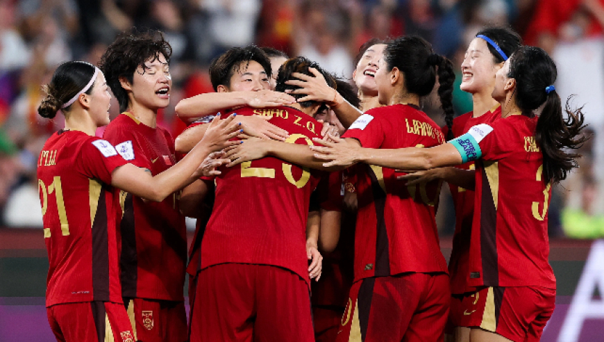 女足亚洲杯：中国3-0乌兹，提前小组出线，邵子钦点射李晴潼双响
