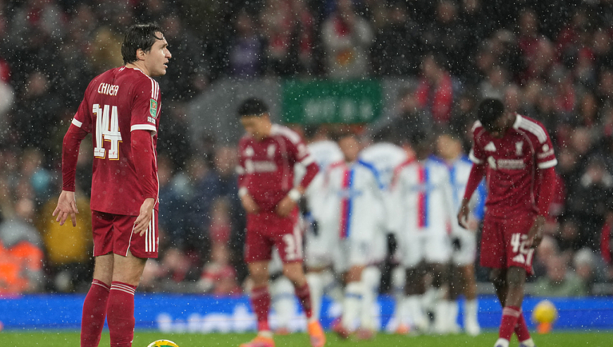 足坛一夜动态：利物浦0-3出局！阿森纳8连胜，拜仁14连胜破纪录