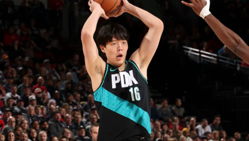 时隔20天重登常规赛！杨瀚森9分5板3助创新高 自信单打+秀双手暴扣