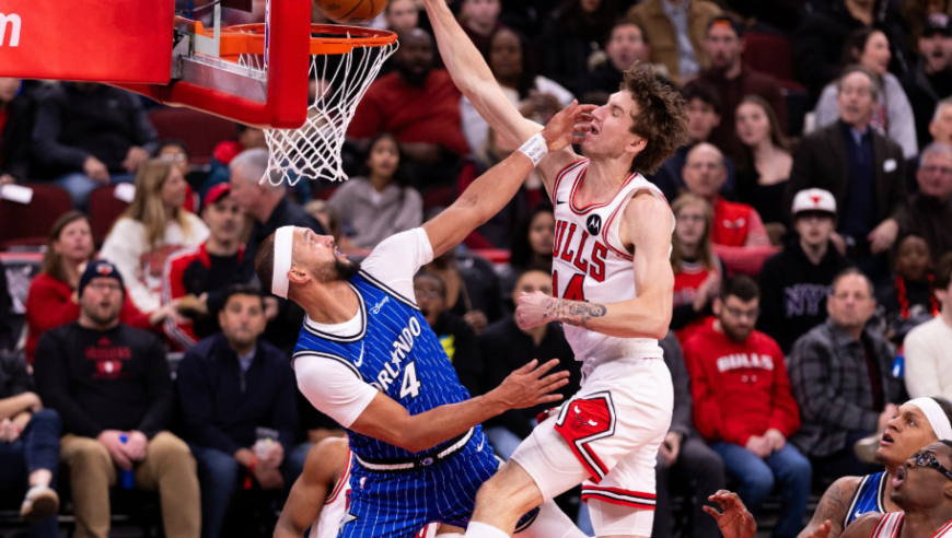 年度最佳扣篮这就没悬念？！布泽利斯炸裂飞天隔扣萨格斯 太震撼了