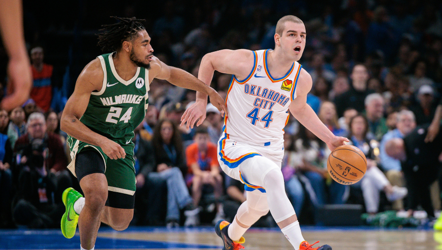 丢联盟第一！亚历山大伤停雷霆惨负雄鹿 切特16+13托皮奇首秀