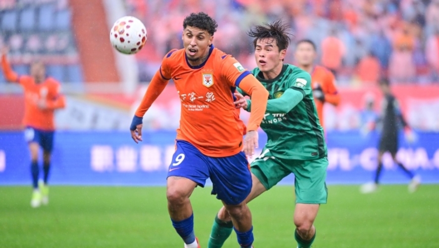 2连胜后积0分！中超：泰山2-1国安，克雷桑传射，谢文能爆杆