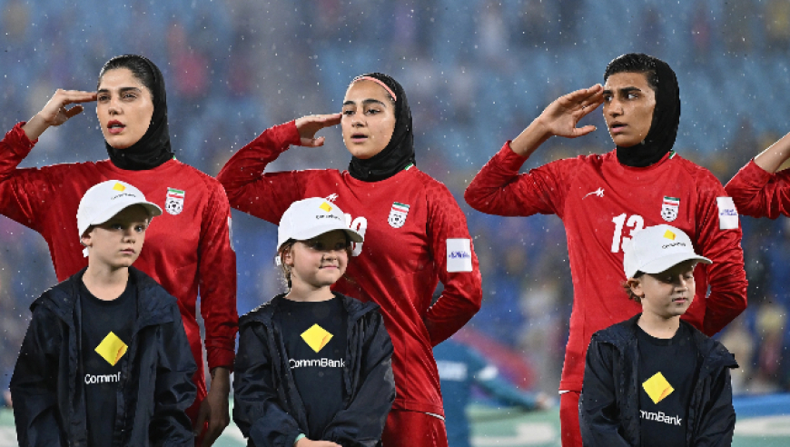 伊朗女足抵达机场！球员被困车内疑似发求救信号 家人警告：别回来