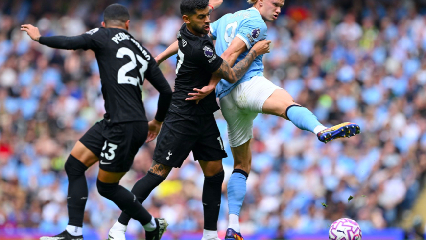 0-2！英超豪门对决：新门将失误送大礼 12.5亿战舰倒下送对手登顶