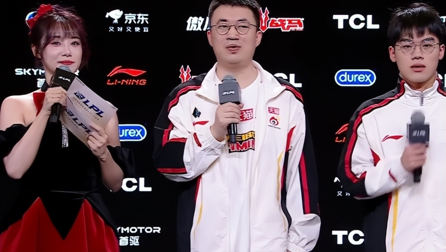 WBG零封IG，小虎兔子斩获五杀很开心，队内语音：感谢鸡哥