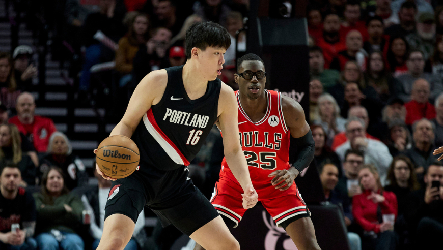 杨瀚森vs公牛2分2篮板1助攻集锦：4投仅1中但背打史密斯成亮点