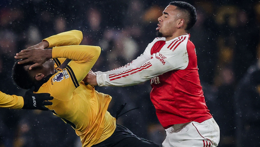 实拍还原阿森纳被狼队绝平，球迷疯狂庆祝+赛后双方爆发冲突