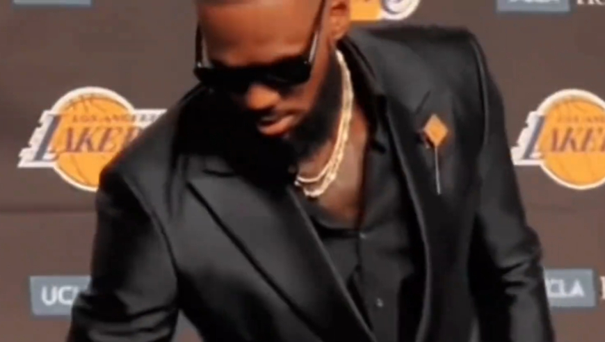 直到看到这一幕我才真正明白，为什么詹姆斯如此不受人待见，得不到尊重了