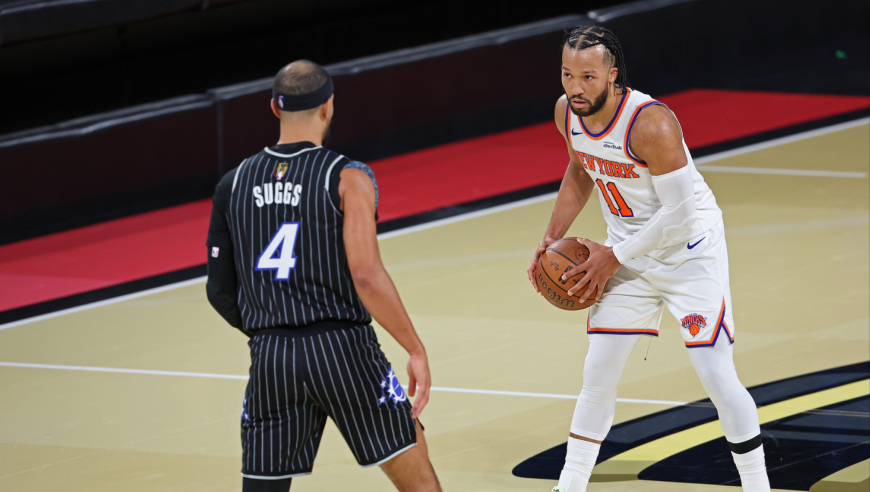 布伦森40+8集锦：晃倒防守者绝命三分 关键中投率队进决赛