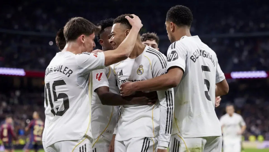 西甲：皇马客场2-0比利亚雷亚尔暂超巴萨登顶 姆巴佩双响+造点