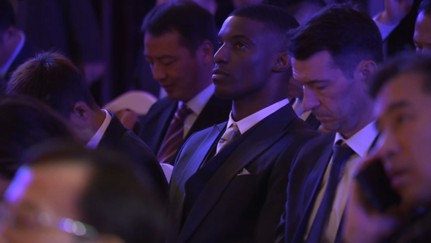 在想啥？泰山瓦科斩中超年度最佳球员荣誉，转播给到国安法比奥