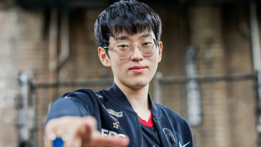 Scout回归首秀表现不佳，因韩语沟通出现障碍，赛后直言会加强韩语训练