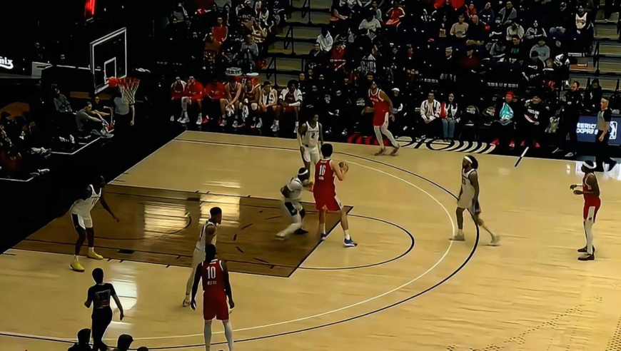 渐入佳境！杨瀚森罚球线持球利用脚步转身上篮+接队友暴扣真给力