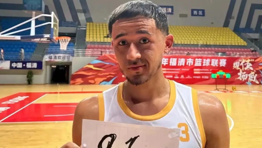 竞者 | 他从总冠军沦落到野球场，成为百万网红却靠努力杀回CBA