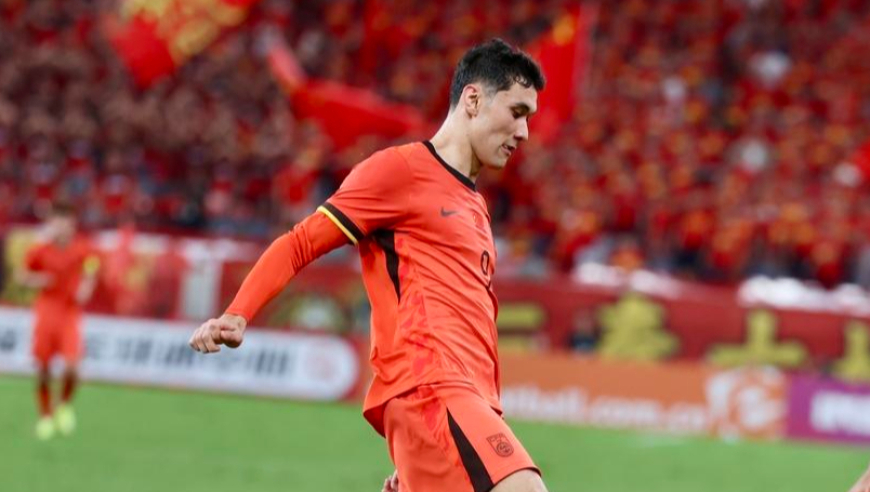 U22国足破门！拜合拉木单刀高燃建功，中场长传跨越韩国整条防线