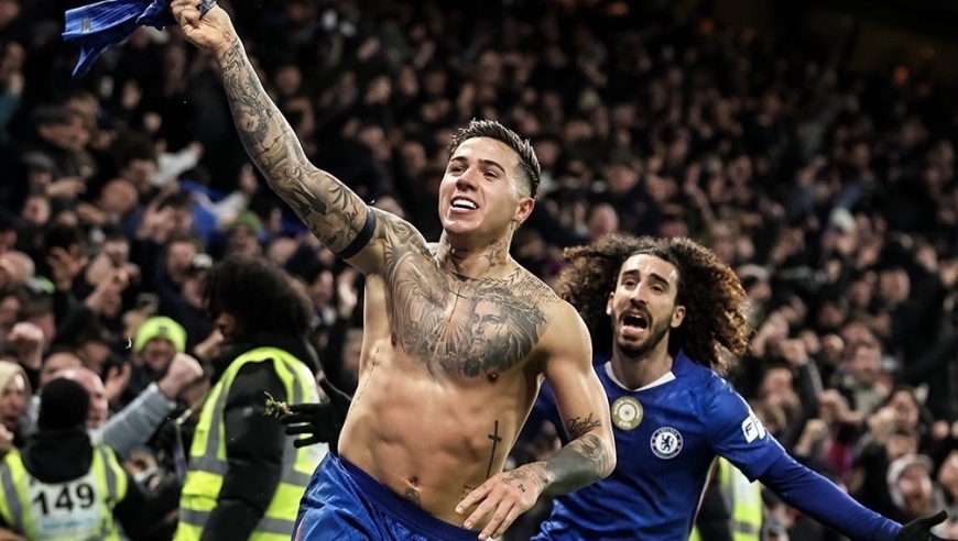 足坛一夜动态：切尔西逆转绝杀！利物浦终赢球 阿森纳4-0巴萨3-1