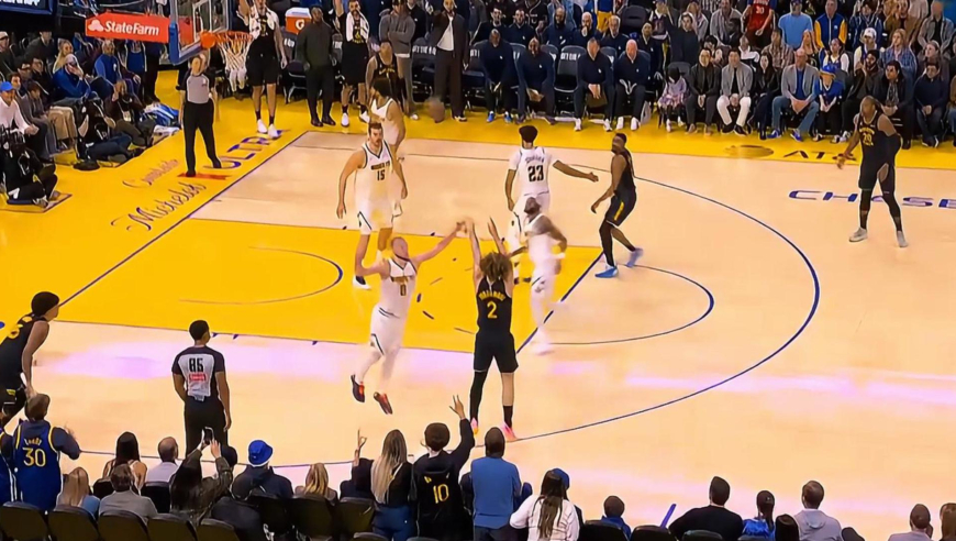 神兵天降！勇士波杰决胜时刻连拿7分对轰碾压掘金约基奇穆雷二人组