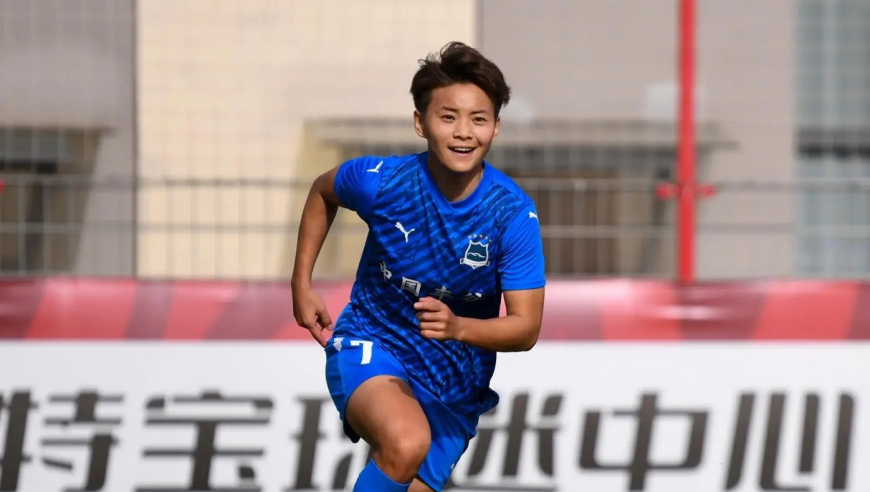 王霜世界波难救主！女冠杯武汉女足遭绝平+加时被逆转，无缘战阿森纳