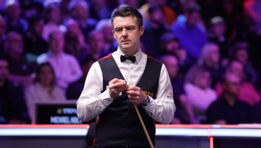 吴宜泽做出地狱级斯诺克 狂罚对手12分 霍尔特生无可恋+留自由球