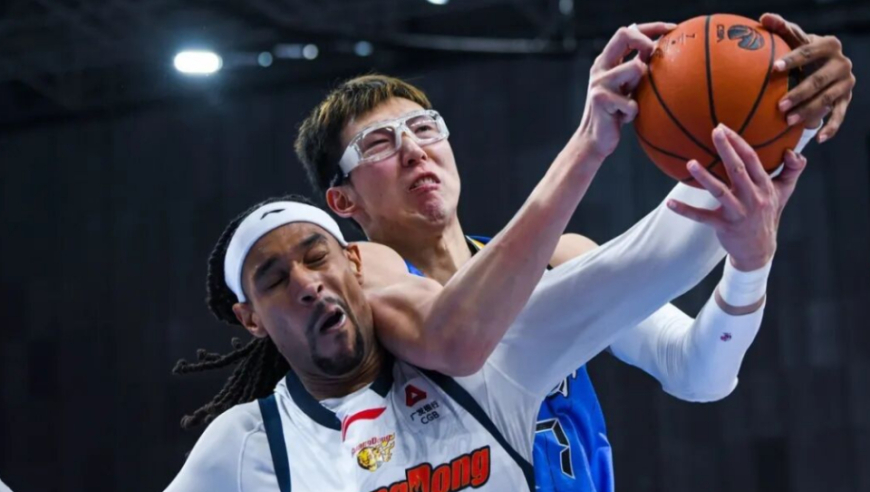 媒体人：广东可以严防周琦但不能抱摔 不可使用武术动作